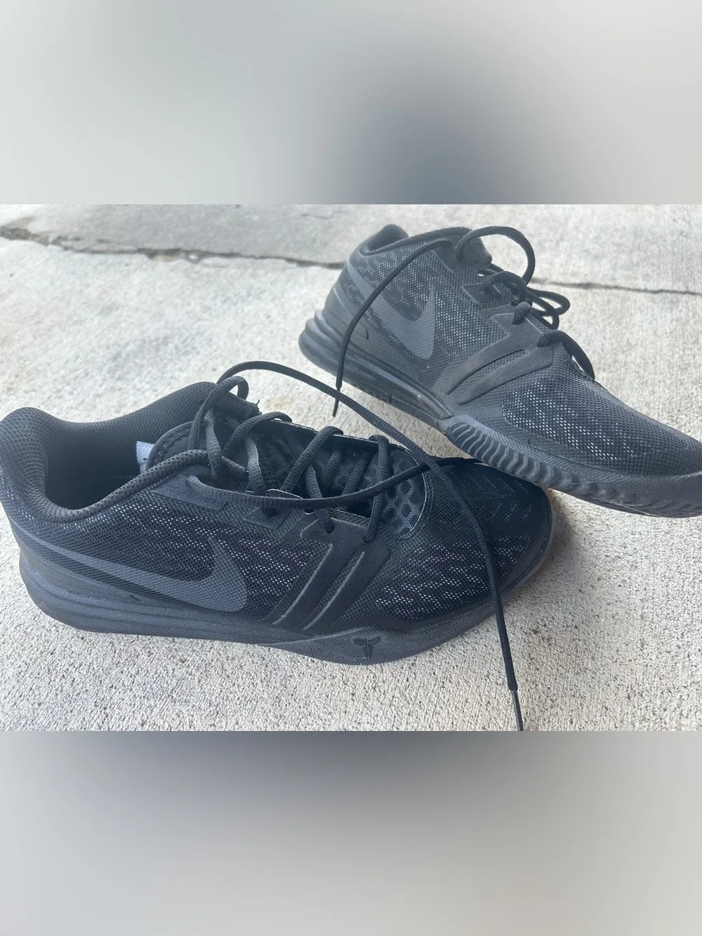 Nike Men’s Black Kobe Basketball Shoes